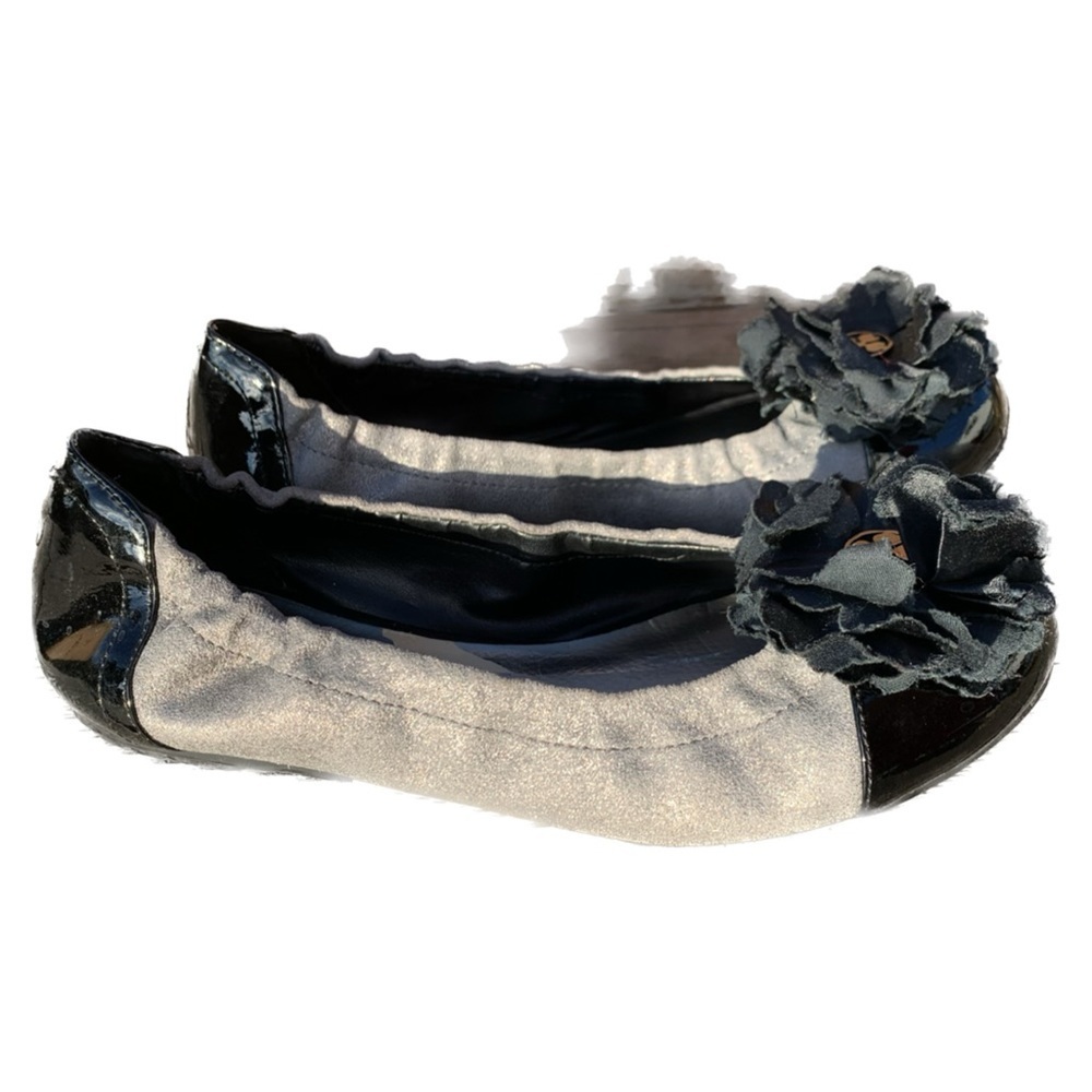 Arturo Chiang Gray Black Ballet flats Flower appliqué size ladies 7.5